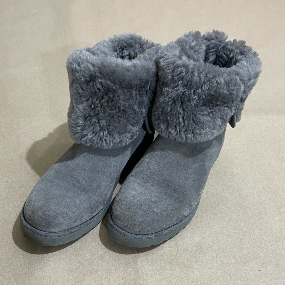 UGG Amie Slim Wedge Boots size 7